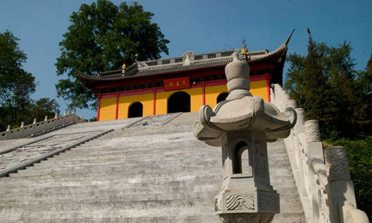 The Nanjinger - Feng Shui Masters; The Architecture of China’s Temples
