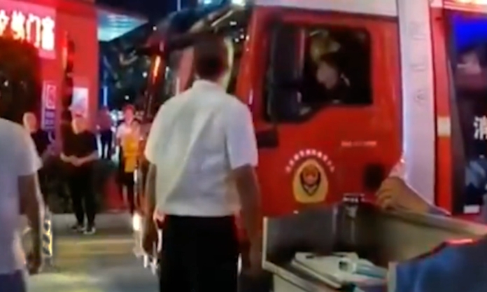 The Nanjinger - Fire Engine Responds but Nanjing Security Guard Blocks Entry