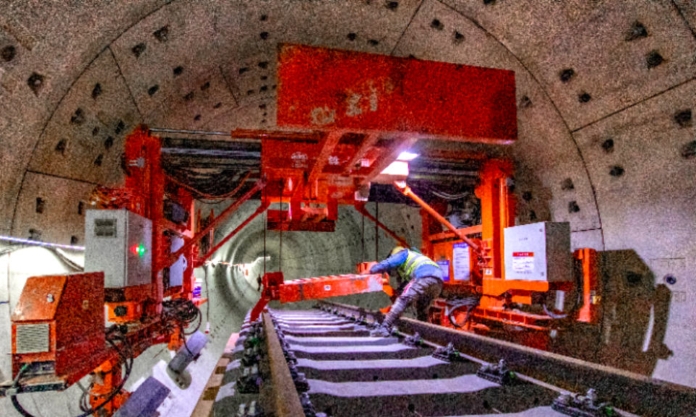 The Nanjinger - Track Laying Begins on Nanjing’s Fully Automated Metro Line The Nanjinger - Track Laying Begins on Nanjing’s Fully Automated Metro Line