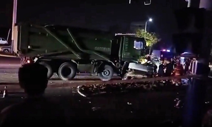 The Nanjinger - 8 Dead; 8 More Injured after Dump Truck Smashes into Mini Bus
