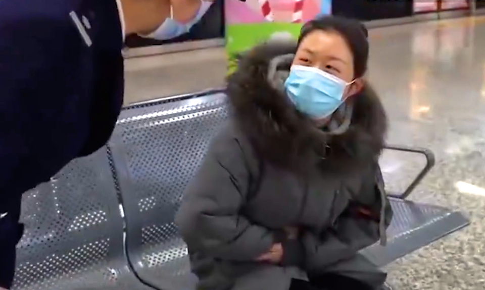 Pretend to be Sick to Get Free Sweeties on Nanjing Metro