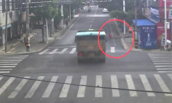The Nanjinger - “3 Miracle Truck Driver” Saves Own Life, Young Boy, Maybe More