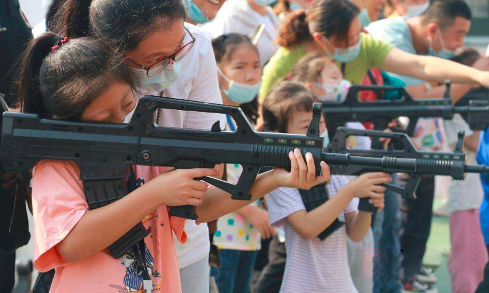 Grade 1 Students Spend 1st Day Firing "Authentic" Guns The Nanjinger