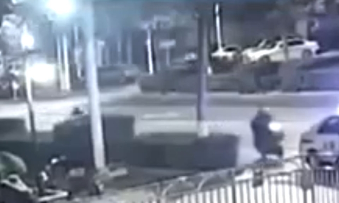 The Nanjinger - Hilarious! E-Bike Rider Looking at Phone Crashes into… The Nanjinger - Hilarious! E-Bike Rider Looking at Phone Crashes into…