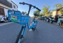 China Lifestyle - Getting around China by Taxi and Bike