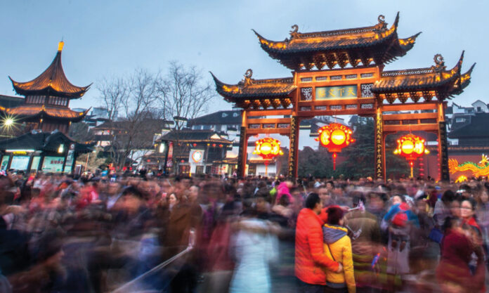 The Nanjinger - 250,000 Turn out for Lantern Festival In Nanjing’s Fuzimiao