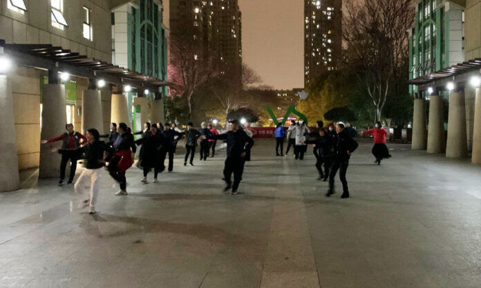 The Nanjinger - Square Dancing Seniors Taking to Roads Presents Serious Danger