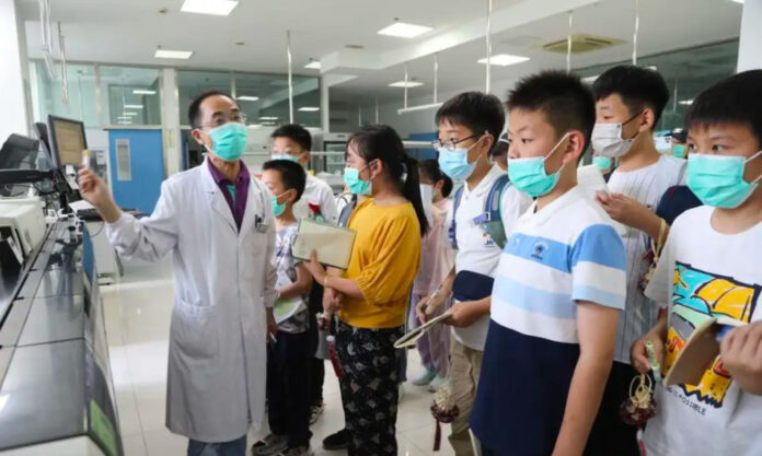 The Nanjinger - Zhenjiang Schoolchildren Study Urine, Blood and Centipedes as TCM The Nanjinger - Zhenjiang Schoolchildren Study Urine, Blood and Centipedes as TCM