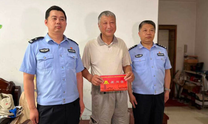 The Nanjinger - Changzhou Senior Saves Drowning Mother, Baby & 14 Year Old Son