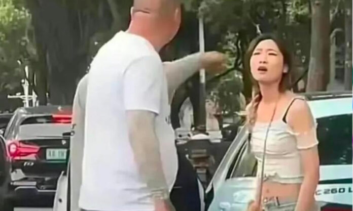 The Nanjinger - Nanjing Road Rage, Woman Stands Her Ground but Man Knocks Teeth out