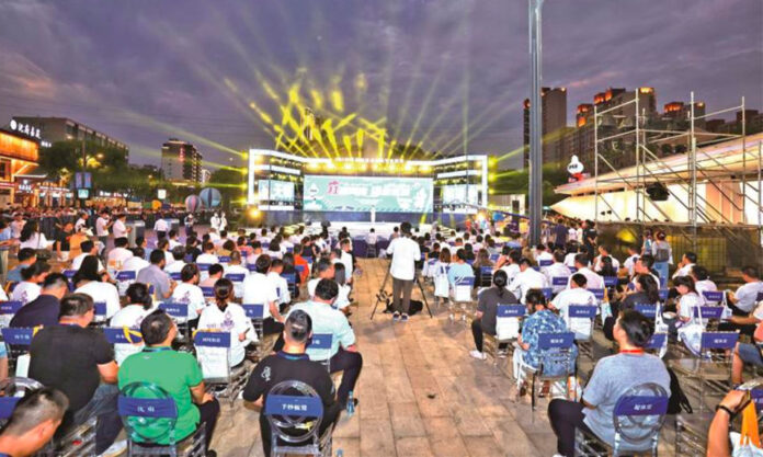 The Nanjinger - Wuxi Commercial Street Sees “Binhu 717 - Colourful Night Life” Get Underway