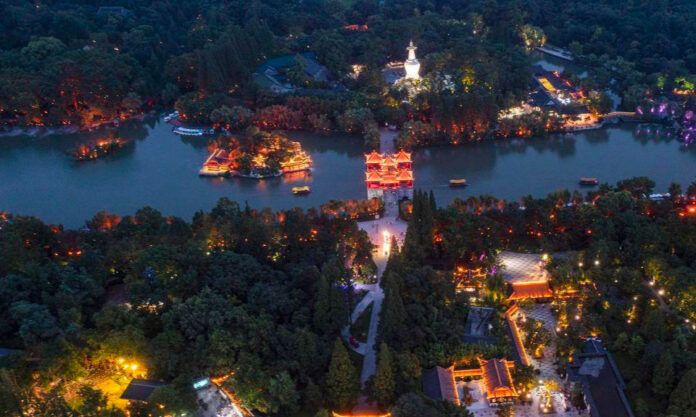 The Nanjinger - Yangzhou Free Night Tours, to Those Who Can Recite Tang Dynasty Poetry