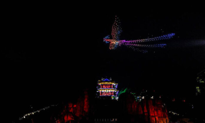The Nanjinger - 1,000 Drones Create Fireflies & Joggers in Skies Over Nanjing’s Pukou