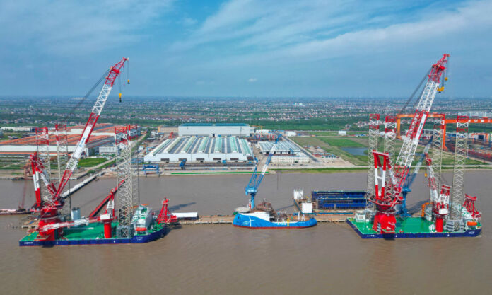 The Nanjinger - 2 New Wind Power Installation Platforms Delivered out of Nantong