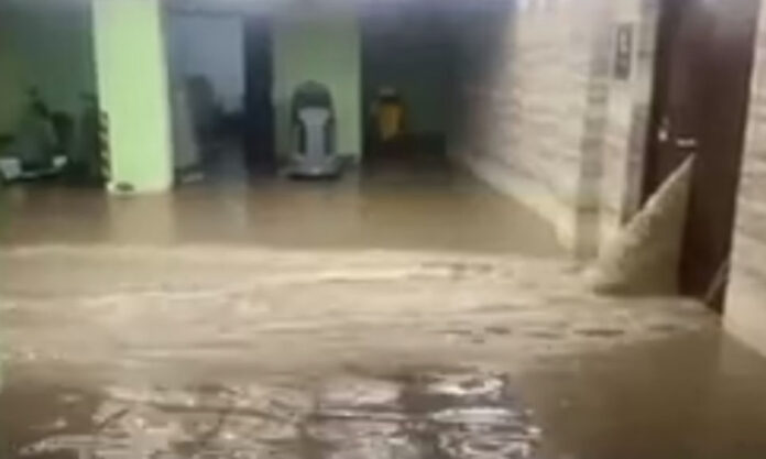The Nanjinger - Citizen’s Home Renovations Causes Massive Flood in Underground Car Park The Nanjinger - Citizen’s Home Renovations Causes Massive Flood in Underground Car Park