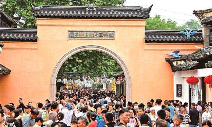 The Nanjinger - Holidaying Tourists to Wuxi up 139%; Spend an Average of ¥1,000 Each