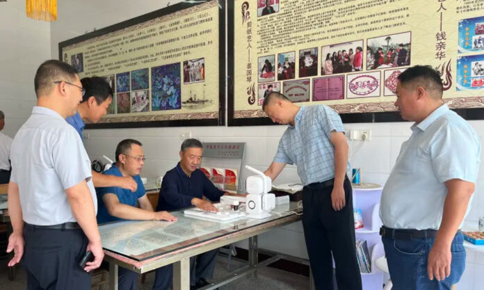 The Nanjinger - Yancheng 78 Y.O. Buys Chess Robots, Converts Home in to Activity Room