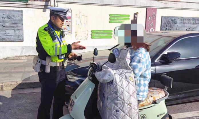 The Nanjinger - Yangzhou Cracks Down on E-Bikes; 52,582 Cases of Not Wearing Helmets