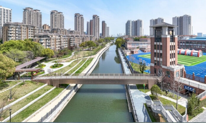 The Nanjinger - People’s Award for Wuxi in Transforming Environment with New Waterfront