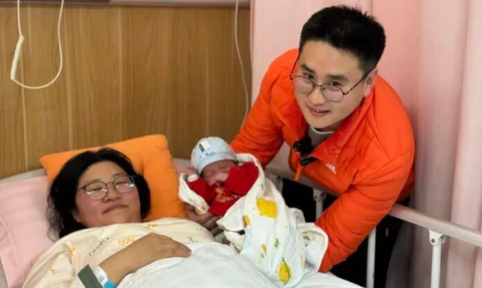 The Nanjinger - Born at 00-00-08! 1st Baby of New Year in Changzhou Named “Lucky Year”