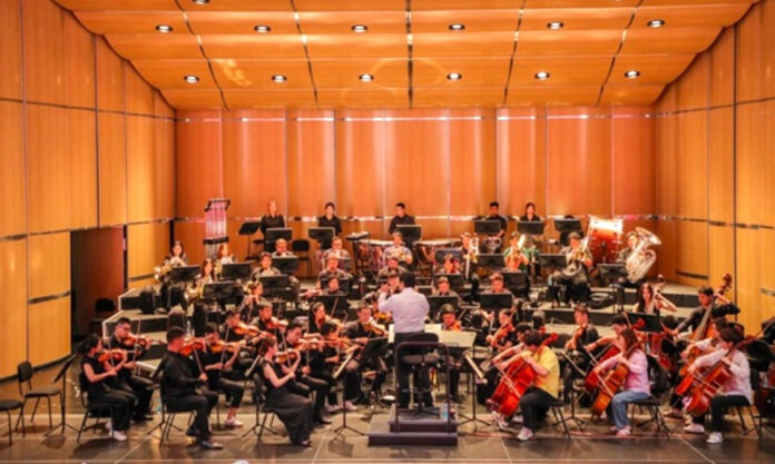 The Nanjinger - Debut for Wuxi Symphony Orchestra with New Year Concert