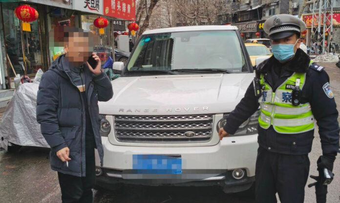 The Nanjinger - Fake Luxury Car Discovered by Xuzhou Police thanks to Small Clue
