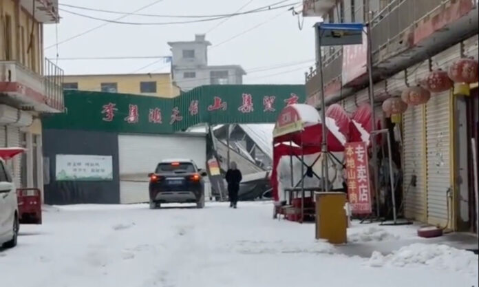 The Nanjinger - Heavy Snow in Xuzhou Crushes Farmers’ Market