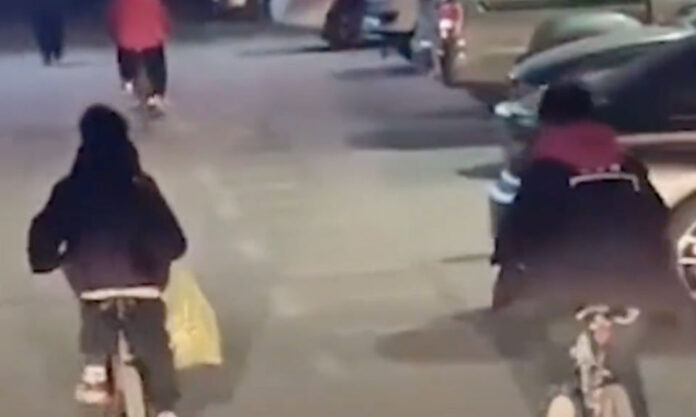 The Nanjinger - Teenagers Discover Fire in Huai’an; Guide First Responders on their Bikes