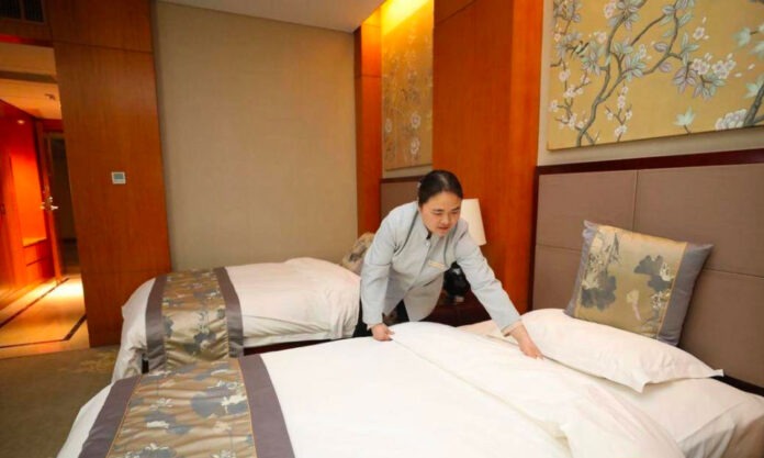 The Nanjinger - What Happened to ¥7,600 in Cash Found by Hotel Room Cleaner in Lianyungang?
