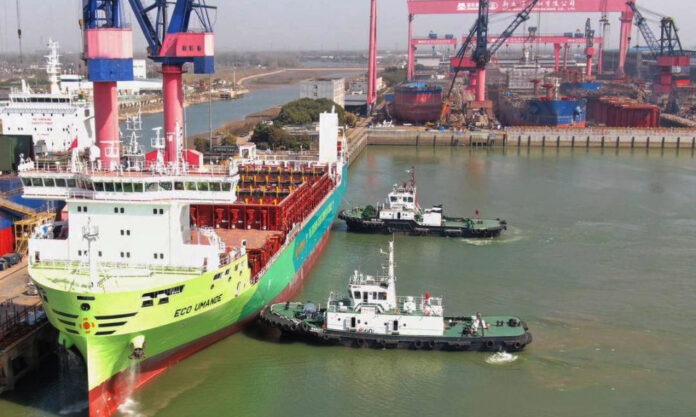 The Nanjinger - 1st Dual Fuel Ship Built in China Delivered & Leaves Port in Yangzhou