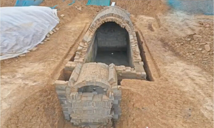 The Nanjinger - 1,800 Year Old Tombs Unearthed in Zhenjiang; Uncle of Southern Song Founder too