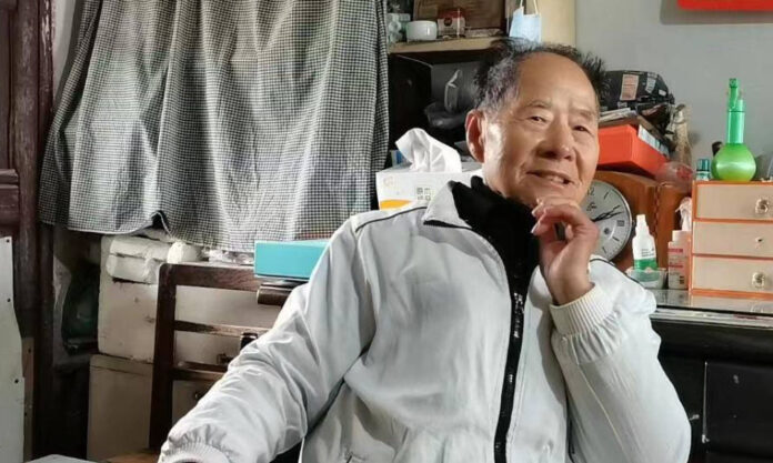 The Nanjinger - 91 Year Old Barber Still in Business in Suzhou becomes Internet Sensation