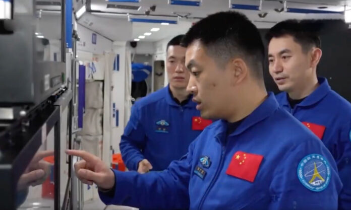 The Nanjinger - Astronaut from Xuzhou was Liberal Arts Student; Confesses He didn’t Understand