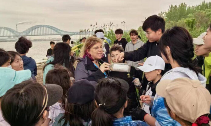 The Nanjinger - British School of Nanjing makes Headlines Cleaning up the Yangtze for Earth Day