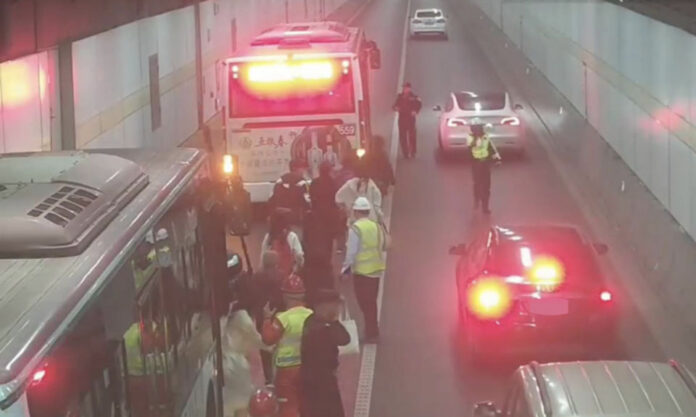 The Nanjinger - Bus Driver Passes out in Nanjing Tunnel; Hits Brakes & Saves Everyone