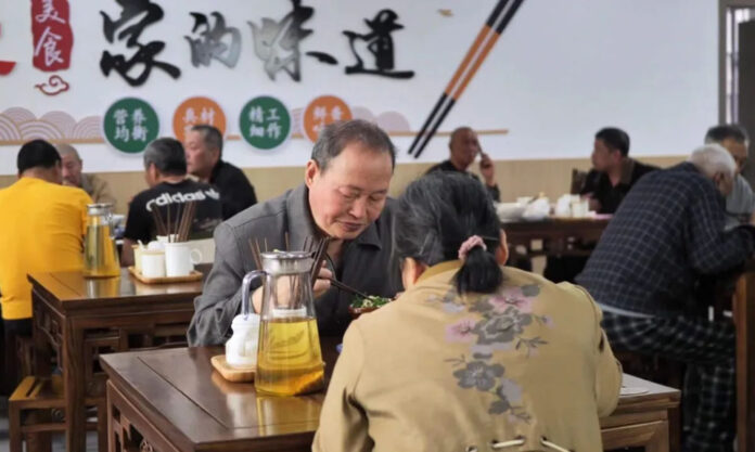 The Nanjinger - Discount Meal Service for Seniors in Wuxi Addresses Cooking & Eating Difficulties