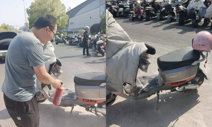 The Nanjinger - E-Bike Fire outside Nanjing Metro Station; Passerby Praised for having Extinguisher!