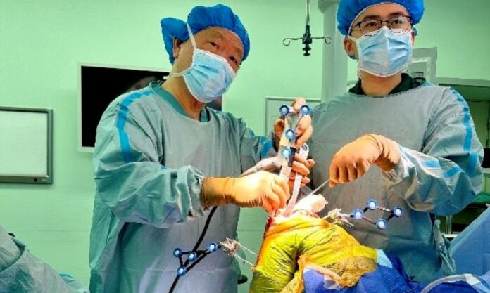 The Nanjinger - Robot Assisted Knee Replacement Surgery in Nanjing is 1st Performed in China
