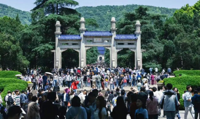 The Nanjinger - 1.977 Million Tourists for Nanjing on May Day 2024, up 21.3%