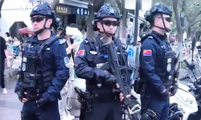 The Nanjinger - Handsome! Special Police Patrol during May Day Holiday Excites Suzhou