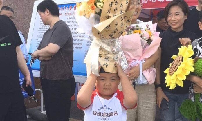 The Nanjinger - 5 Year Old in Xuzhou goes Viral for Custom T-Shirt Wishing Cousin Good Luck