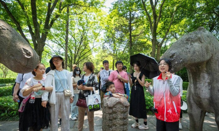 The Nanjinger - Nanjing’s Top Attractions Receive 1.107 Million Tourists on 1st Day of Dragon Boat
