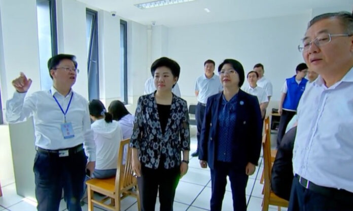 The Nanjinger - Taizhou Mayor Personally Inspects College Entrance Exam Preparations