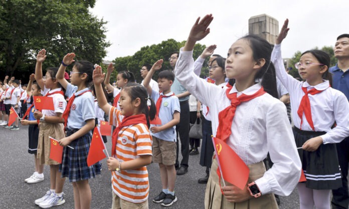 The Nanjinger - 10,000 people Attend CCP Anniversary in Nanjing Yuhuatai Martyrs Cemetery