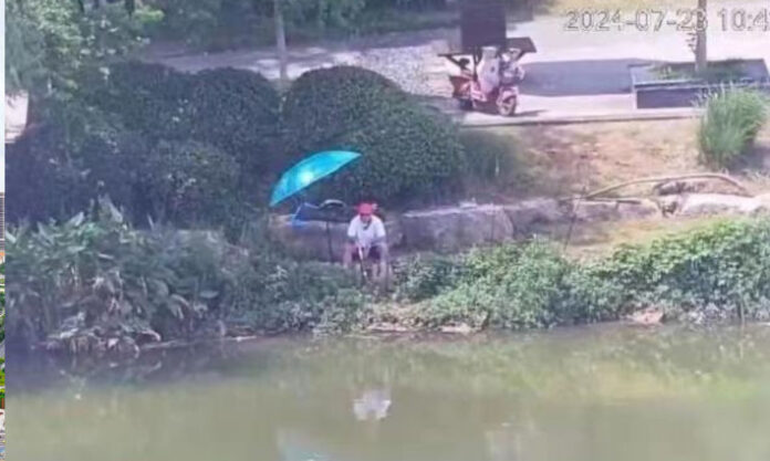 The Nanjinger - Angler’s Complete Failure to Catch any Fish Broadcast Live to Millions in Xuzhou