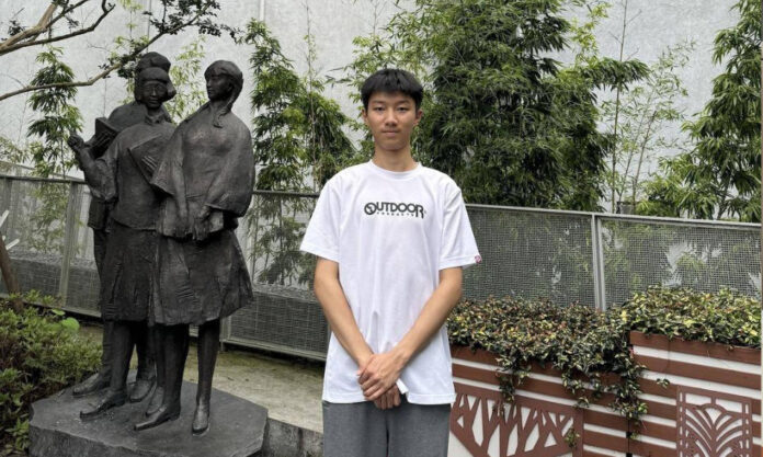 The Nanjinger - Dream to be Pilot Comes True for 19 Year Old Boy in Nanjing Admitted to NUAA