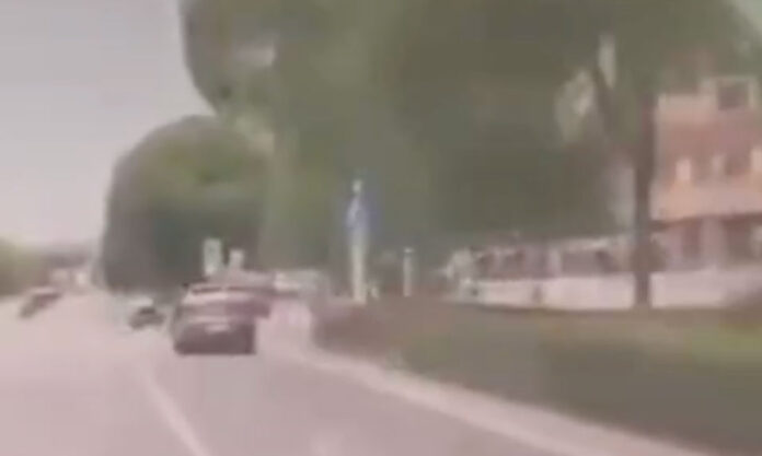 The Nanjinger - 2 Dead, 1 Injured after Car Careers into E-bikes in Zhangjiagang of Suzhou