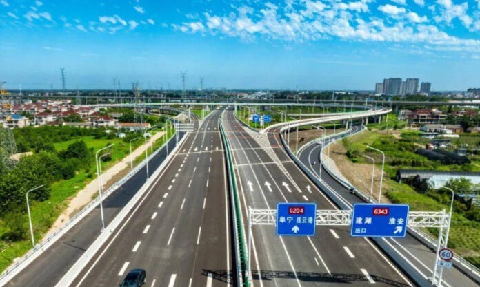 The Nanjinger - 41.4 Kilometre Long Expressway Free of Traffic Lights Opens in Yancheng
