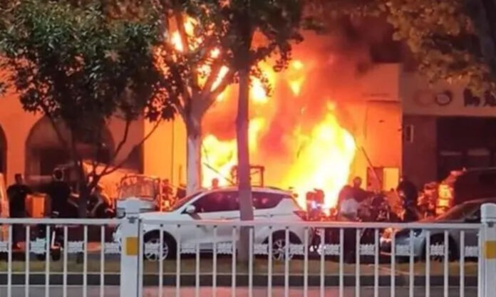 The Nanjinger - 6 Deaths Result of 200 Square Metre Fire in E-Bike Shop in Suqian