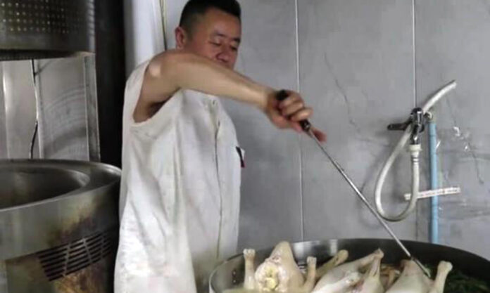 The Nanjinger - No one Comes Close to Yangzhou Man Making Same Old Soup for 30 Years